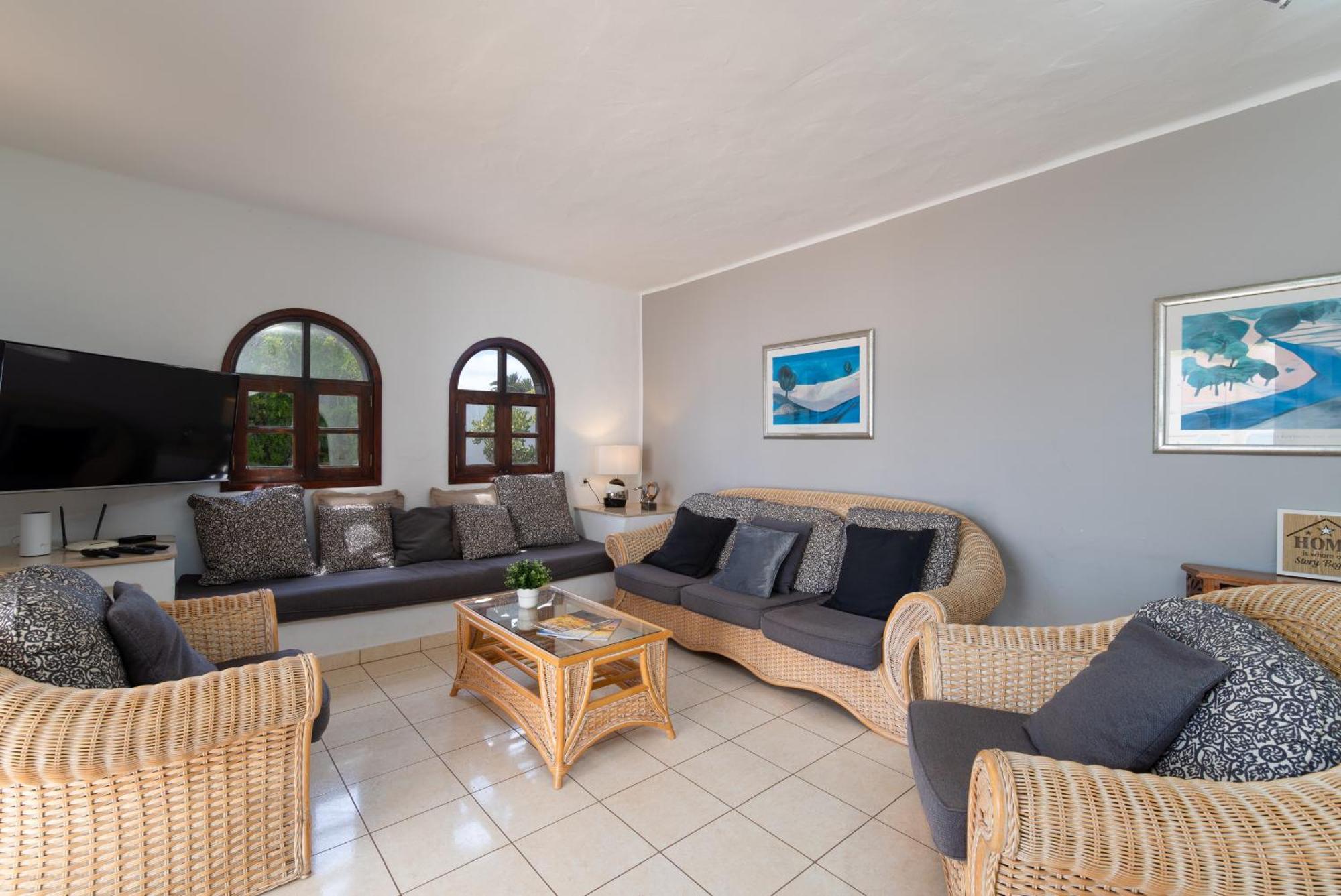 Villa Michelle - Lh114 By Villas Now Ltd Коста Бланка Экстерьер фото