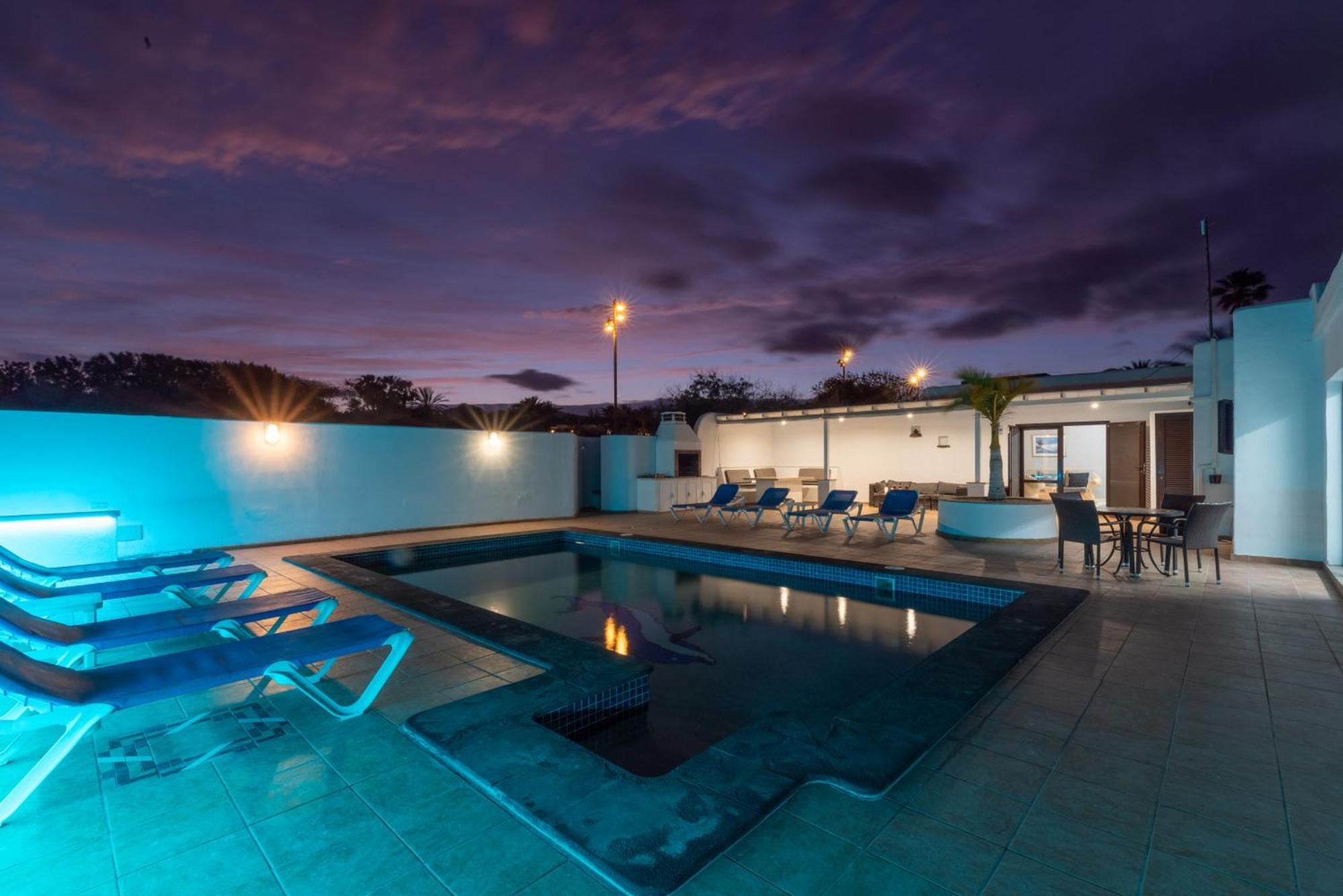 Villa Michelle - Lh114 By Villas Now Ltd Коста Бланка Экстерьер фото