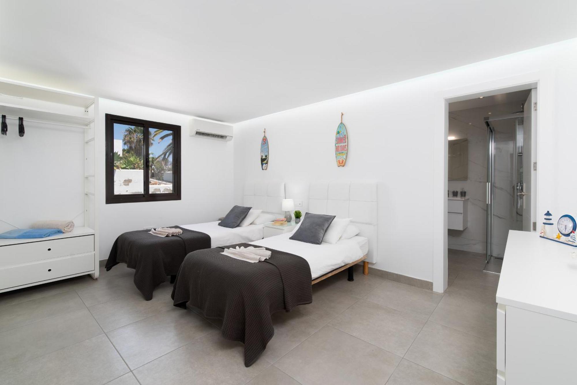 Villa Michelle - Lh114 By Villas Now Ltd Коста Бланка Экстерьер фото